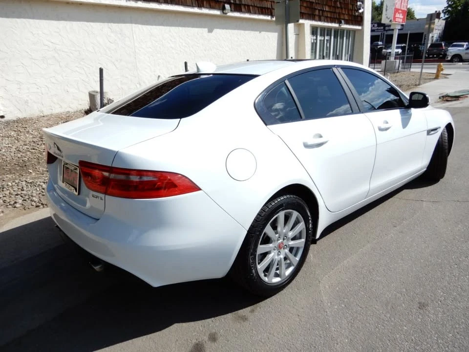2019 Jaguar XE - Image 4 of 19