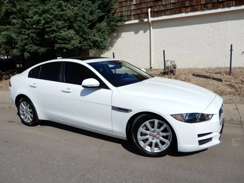 2019 Jaguar XE - Image 2 of 19