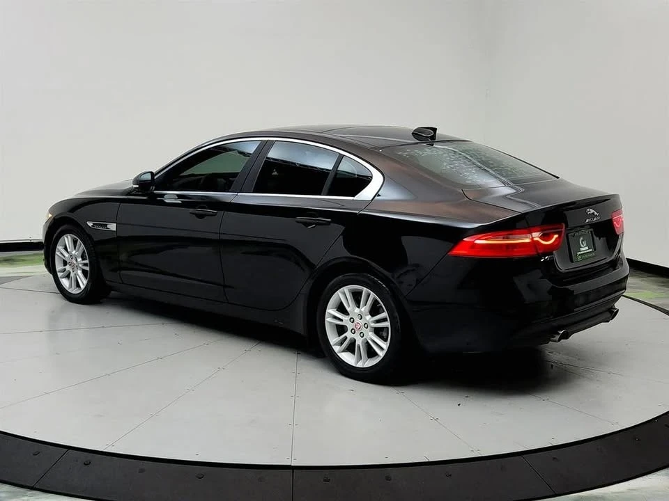 2019 Jaguar XE - Image 6 of 20