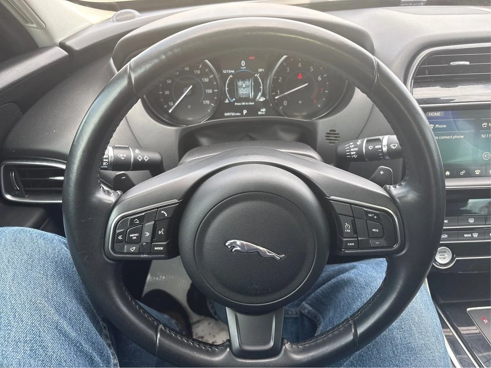 2019 Jaguar XE - Image 17 of 19
