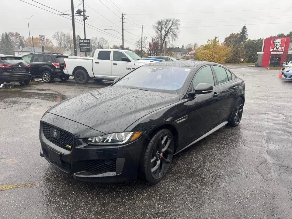 2019 Jaguar XE - Image 7 of 12