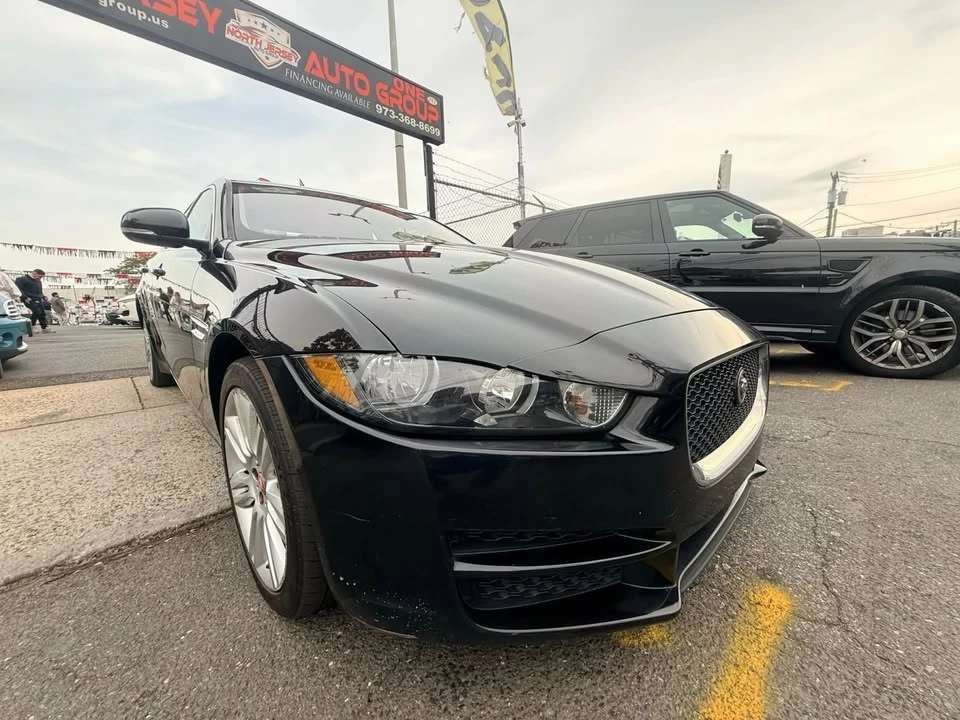 2019 Jaguar XE - Image 2 of 20