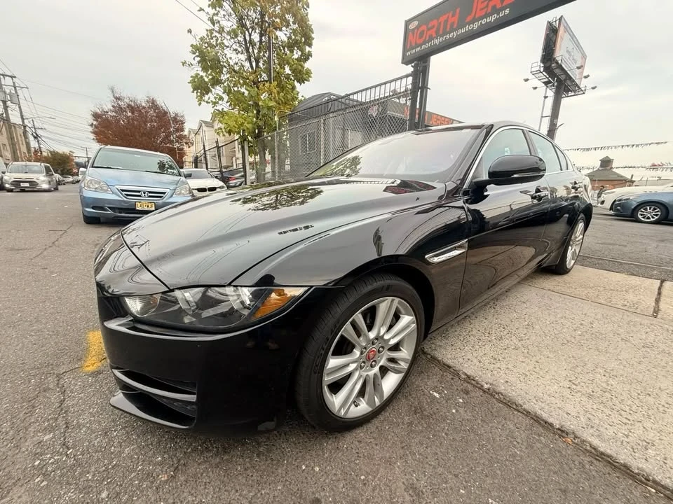2019 Jaguar XE - Image 12 of 20