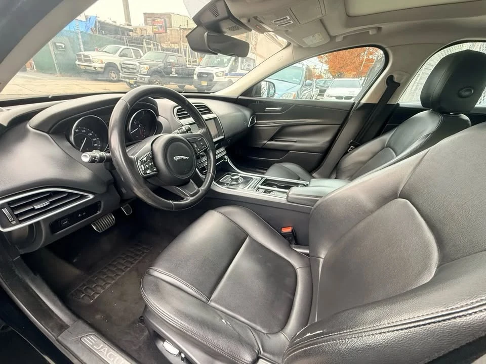 2019 Jaguar XE - Image 15 of 20