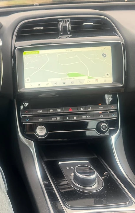 2019 Jaguar XE - Image 7 of 8