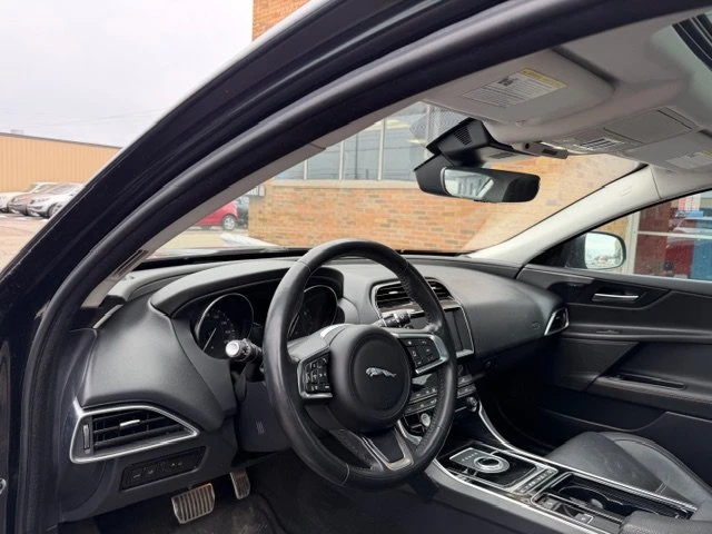 2019 Jaguar XE - Image 6 of 19