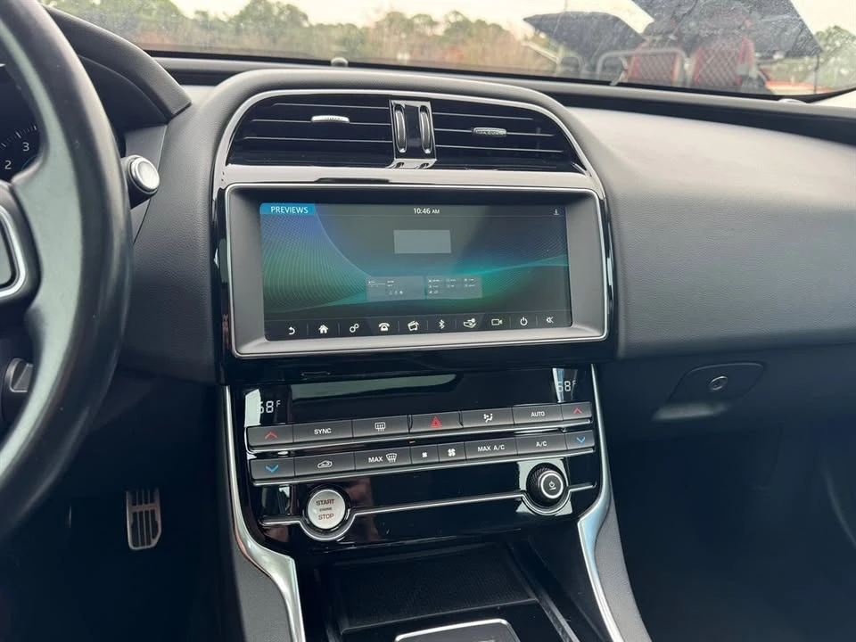 2019 Jaguar XE - Image 9 of 13
