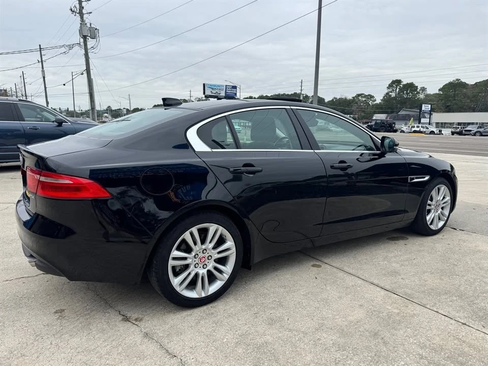 2019 Jaguar XE - Image 5 of 13