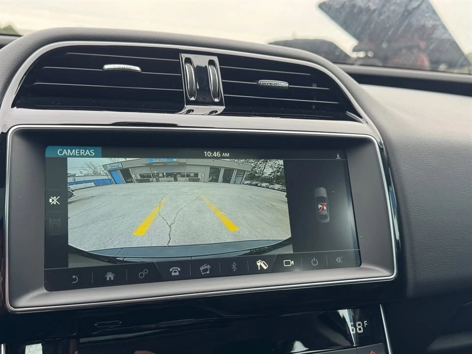 2019 Jaguar XE - Image 8 of 13