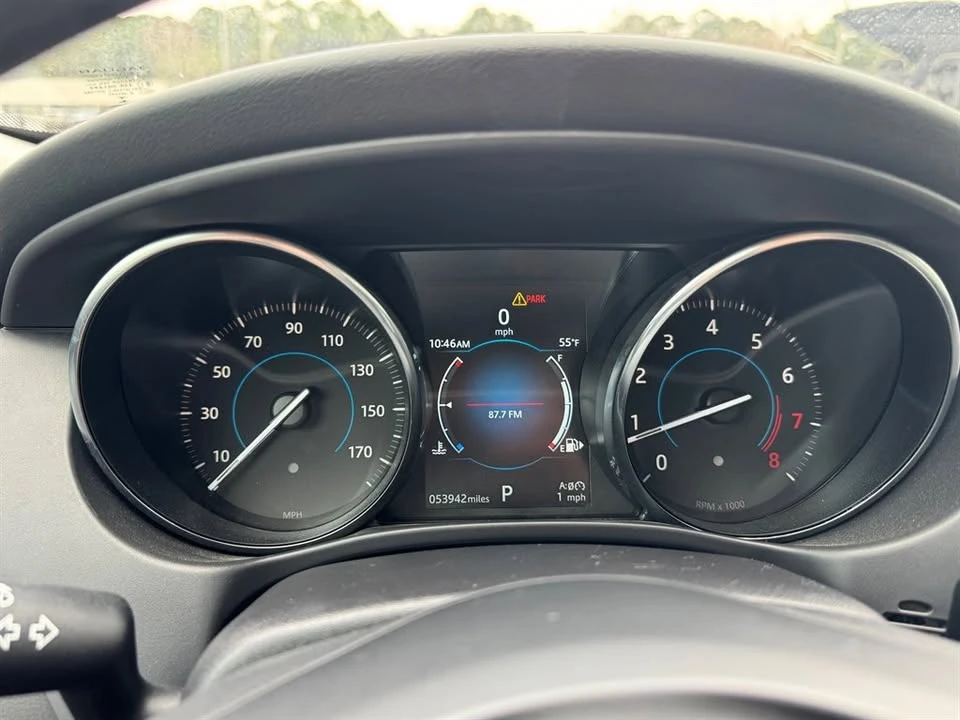 2019 Jaguar XE - Image 7 of 13