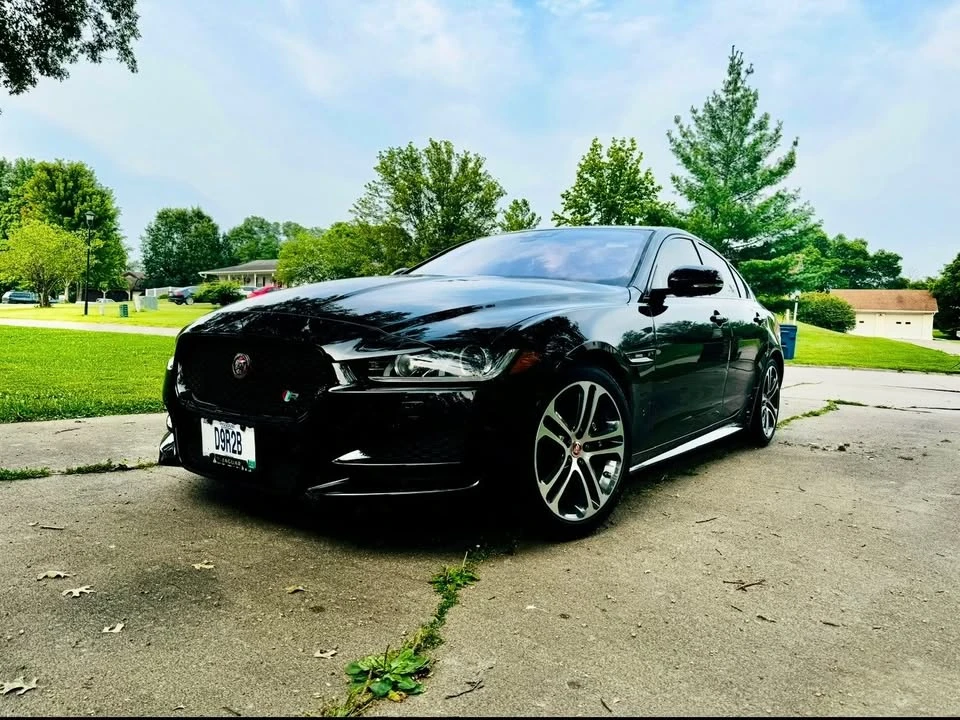 2019 Jaguar XE - Image 11 of 12