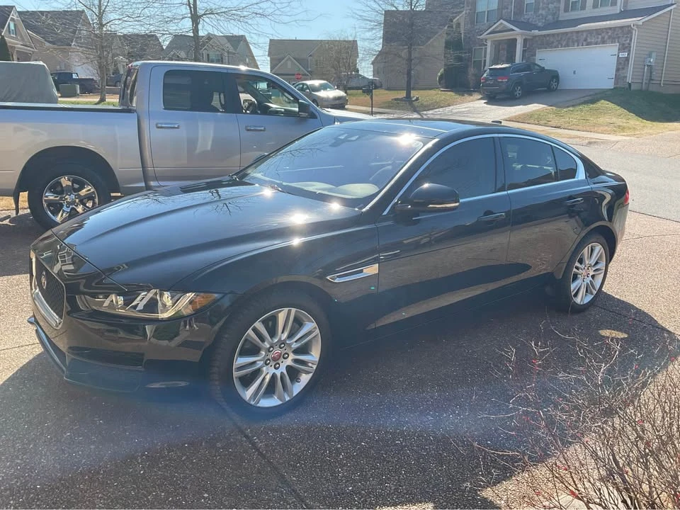 2019 Jaguar XE - Image 3 of 9