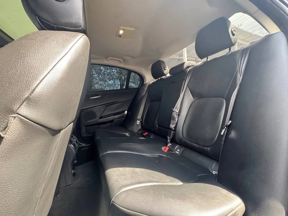 2019 Jaguar XE - Image 13 of 20