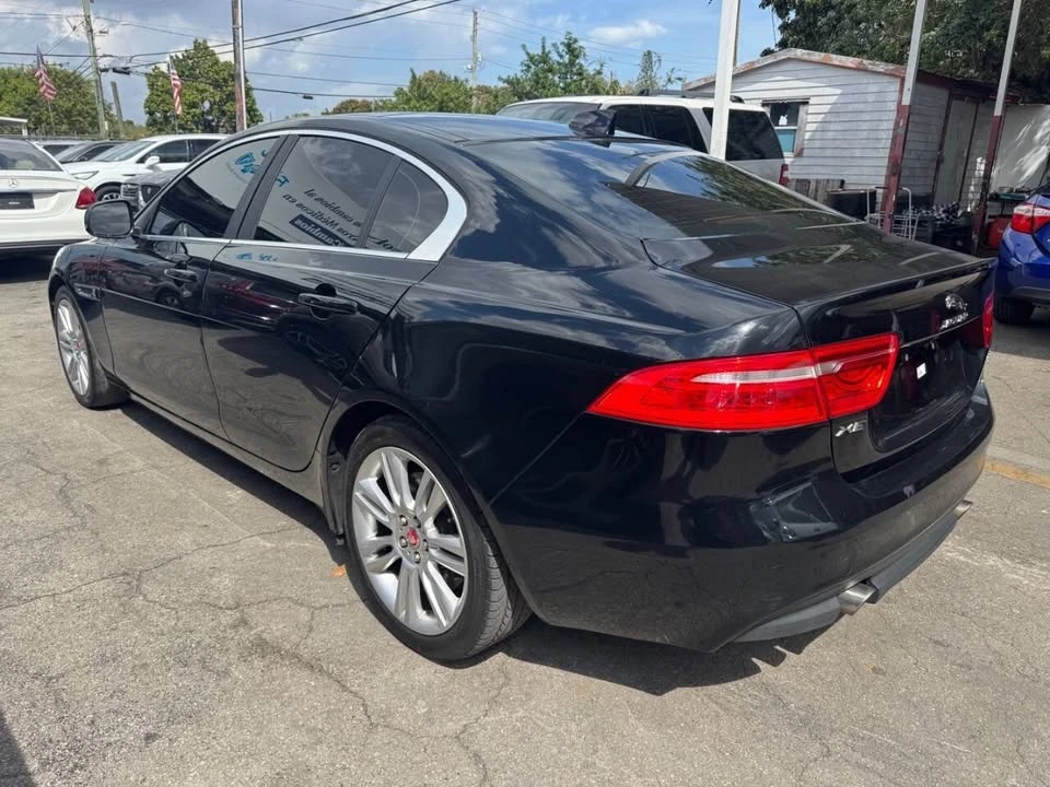 2019 Jaguar XE - Image 3 of 20