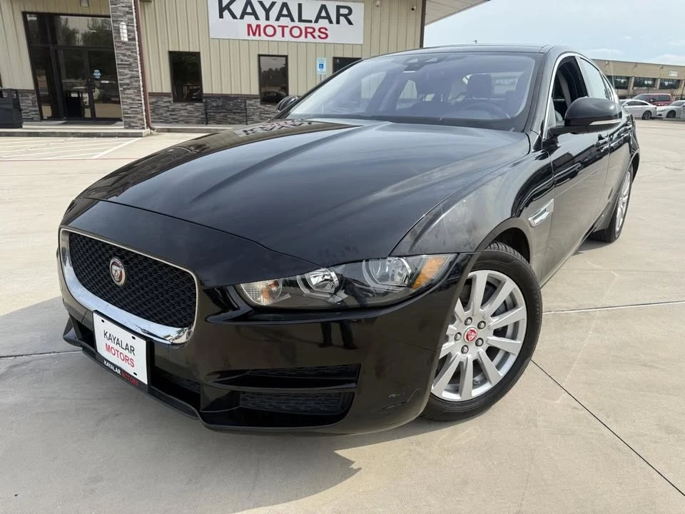 2019 Jaguar XE - Image 2 of 18