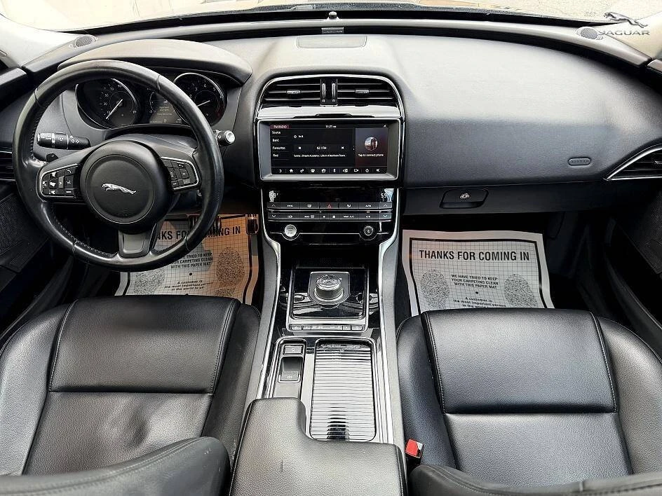 2019 Jaguar XE - Image 9 of 20