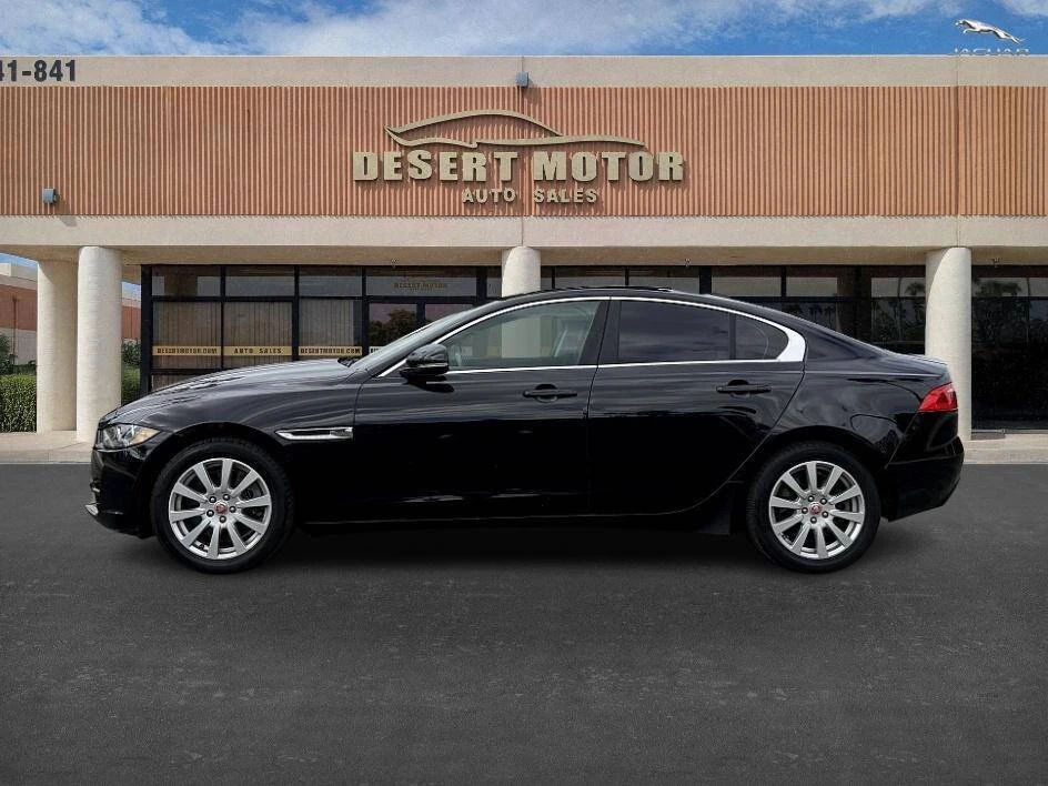 2019 Jaguar XE - Image 5 of 20