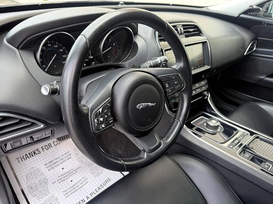 2019 Jaguar XE - Image 18 of 20