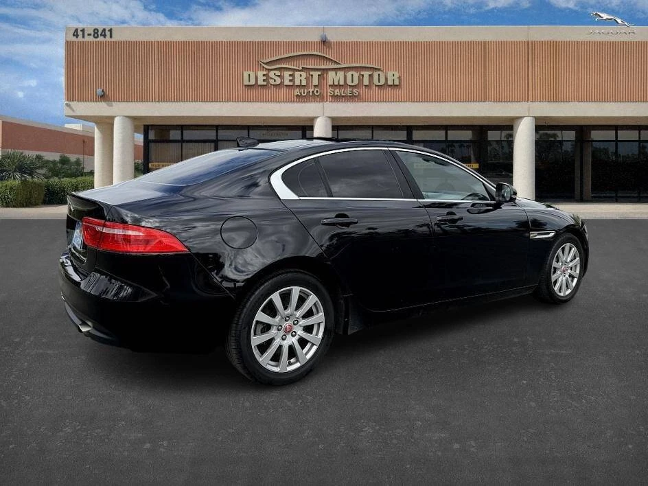 2019 Jaguar XE - Image 8 of 20