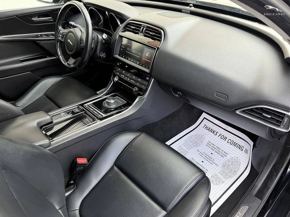 2019 Jaguar XE - Image 12 of 20