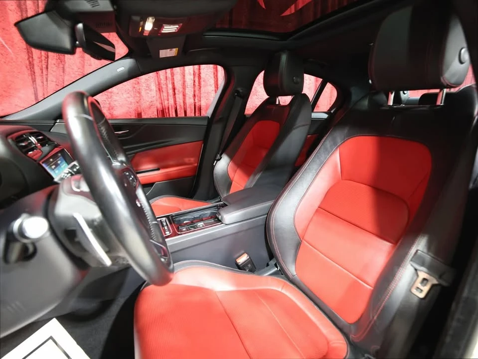 2019 Jaguar XE - Image 11 of 19