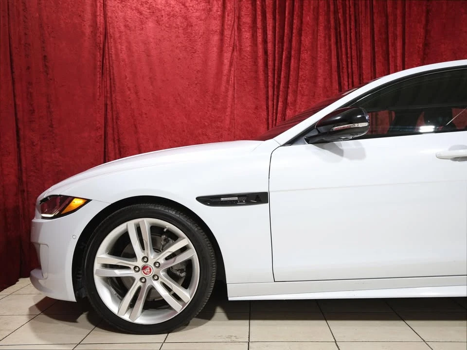 2019 Jaguar XE - Image 3 of 19