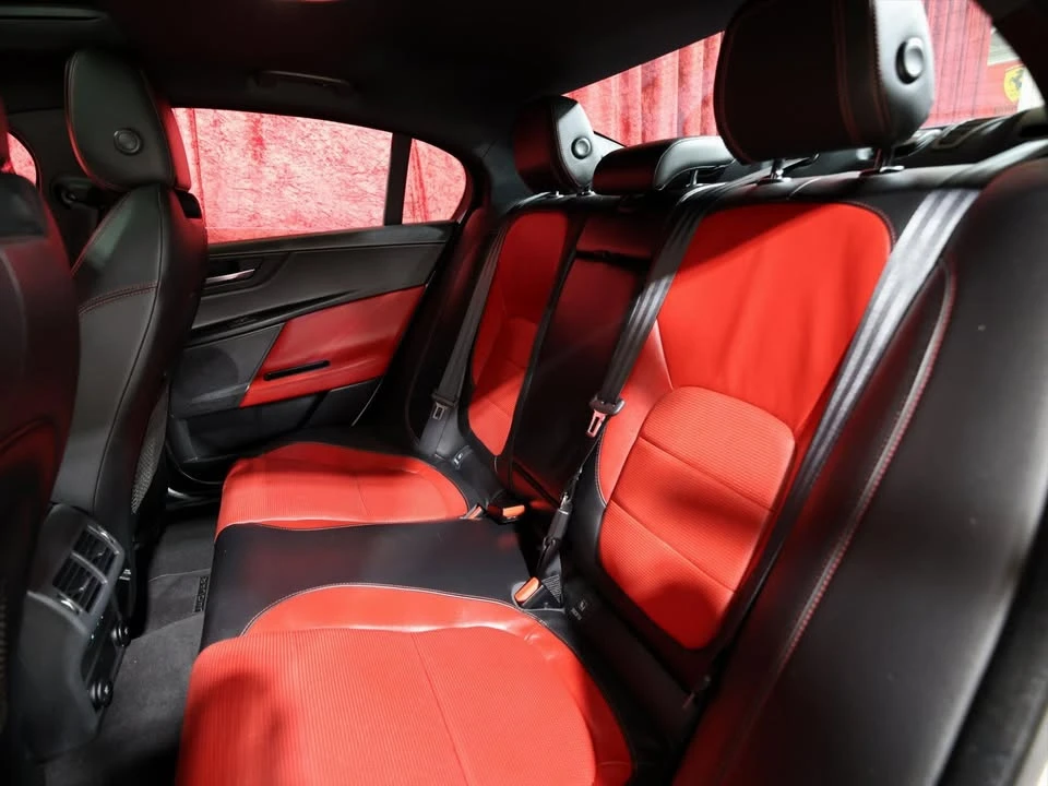 2019 Jaguar XE - Image 12 of 19