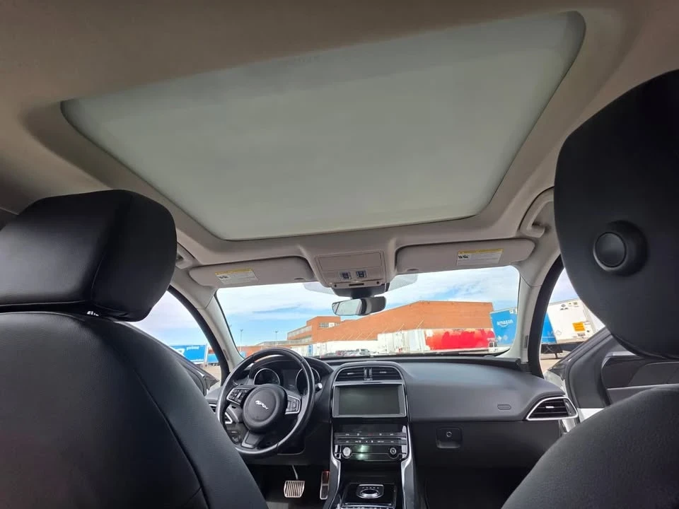 2019 Jaguar XE - Image 11 of 14