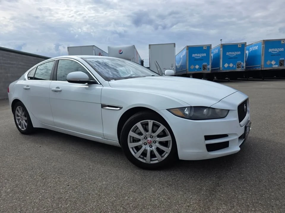 2019 Jaguar XE - Image 3 of 14
