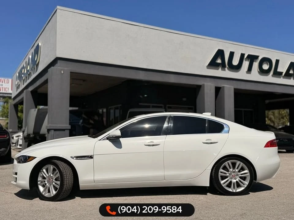 2019 Jaguar XE - Image 4 of 20