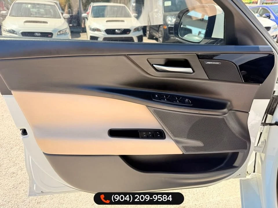2019 Jaguar XE - Image 18 of 20