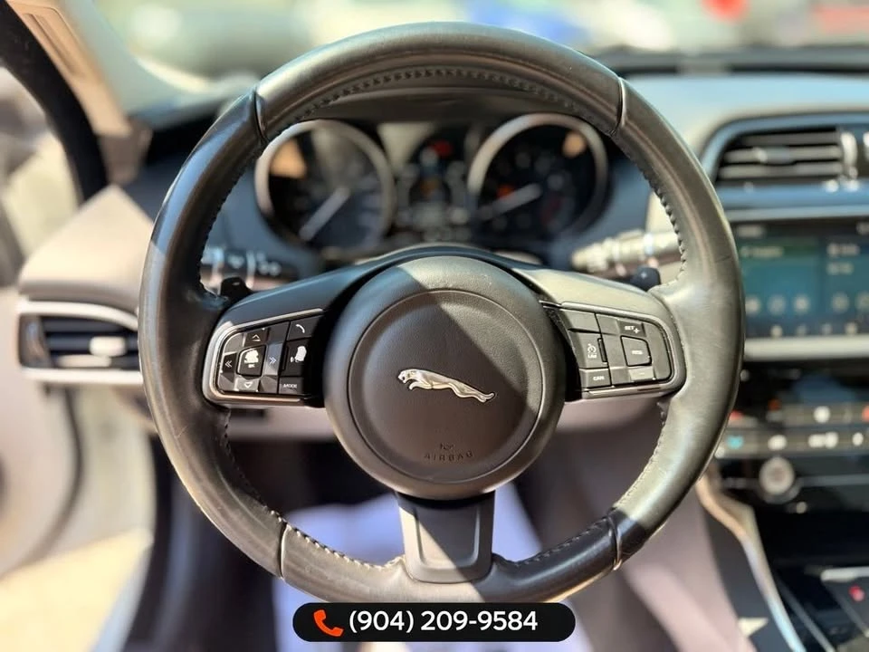 2019 Jaguar XE - Image 16 of 20
