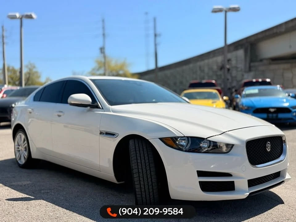2019 Jaguar XE - Image 10 of 20