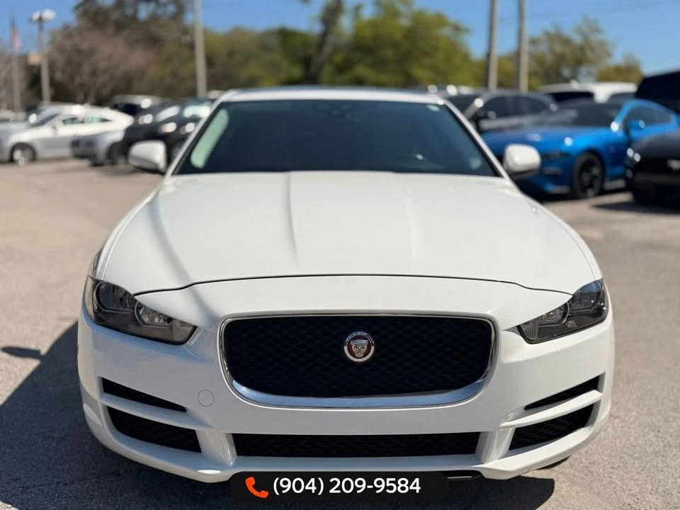 2019 Jaguar XE - Image 14 of 20