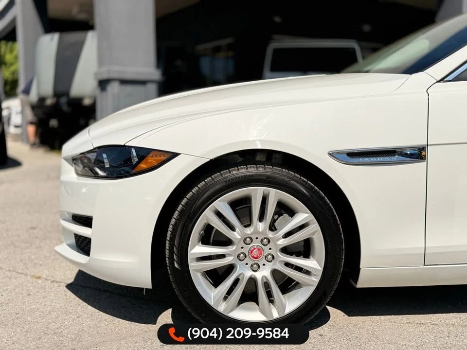 2019 Jaguar XE - Image 13 of 20