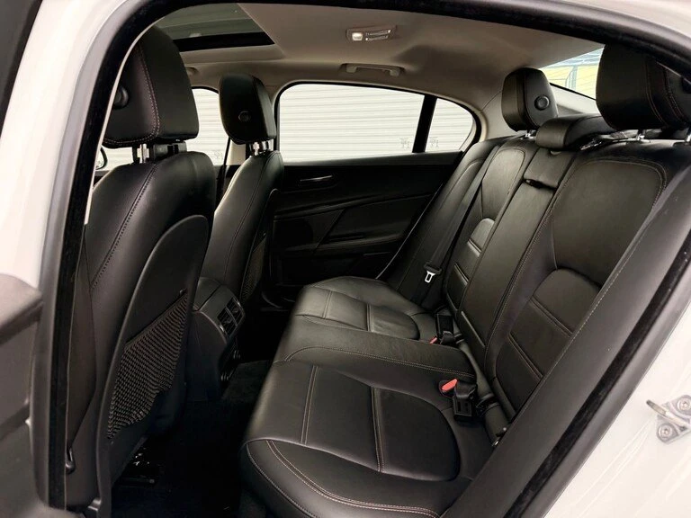 2019 Jaguar XE - Image 14 of 19