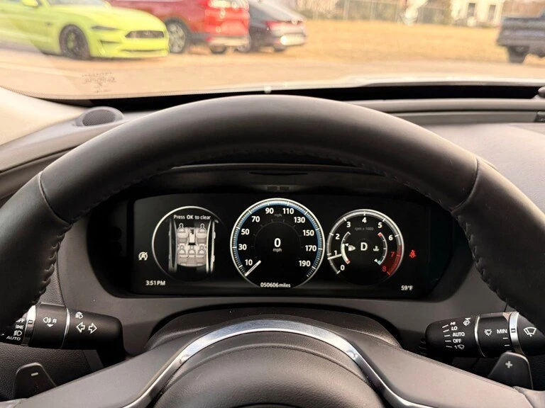 2019 Jaguar XE - Image 13 of 19