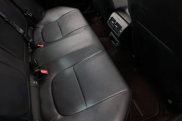 2019 Jaguar XE - Image 11 of 19
