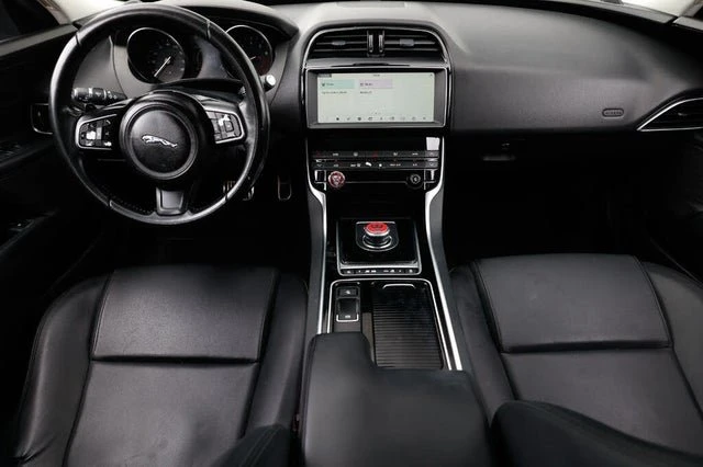 2019 Jaguar XE - Image 2 of 19
