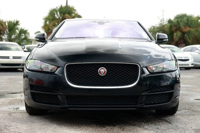 2019 Jaguar XE - Image 16 of 19