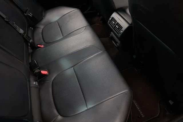 2019 Jaguar XE - Image 12 of 19