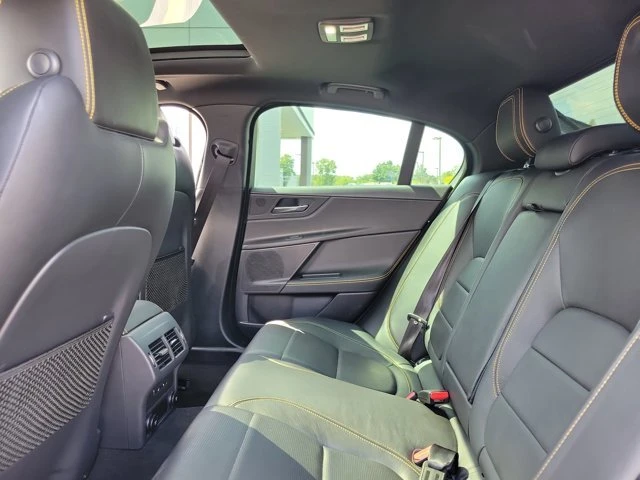 2019 Jaguar XE - Image 11 of 20