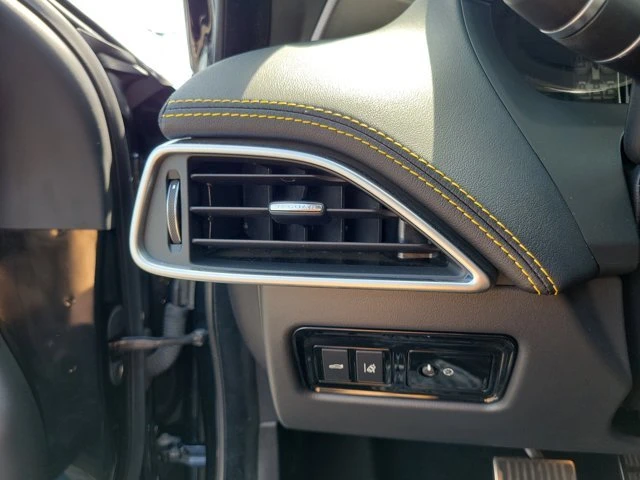 2019 Jaguar XE - Image 20 of 20