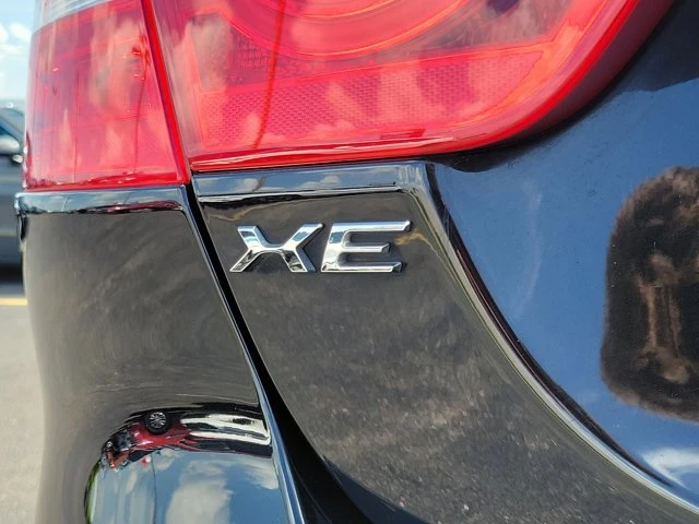 2019 Jaguar XE - Image 6 of 20