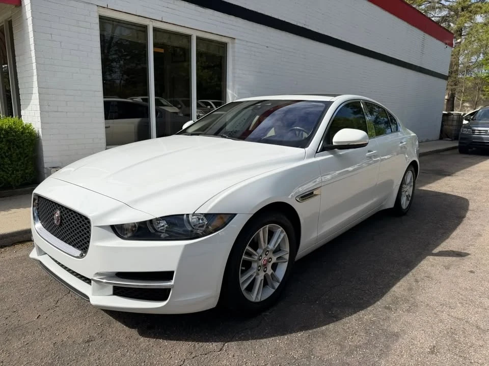 2019 Jaguar XE - Image 2 of 20