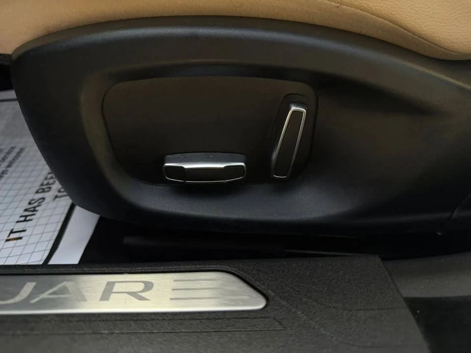 2019 Jaguar XE - Image 20 of 20