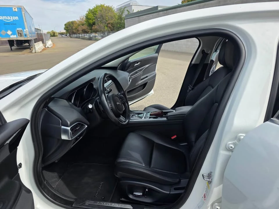 2019 Jaguar XE - Image 10 of 14