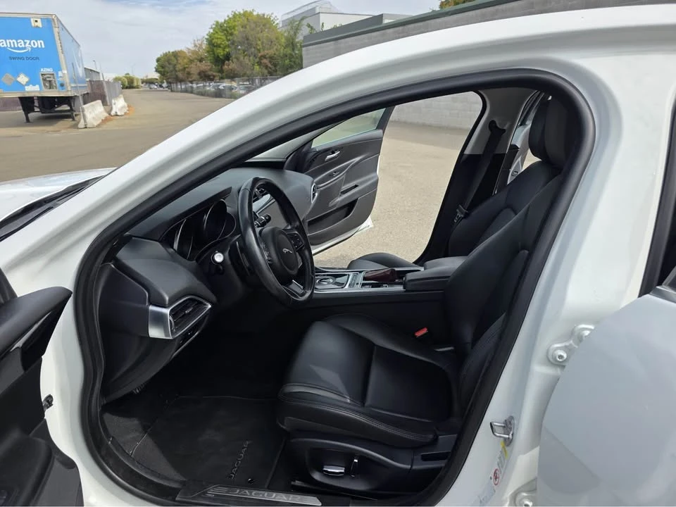 2019 Jaguar XE - Image 11 of 14