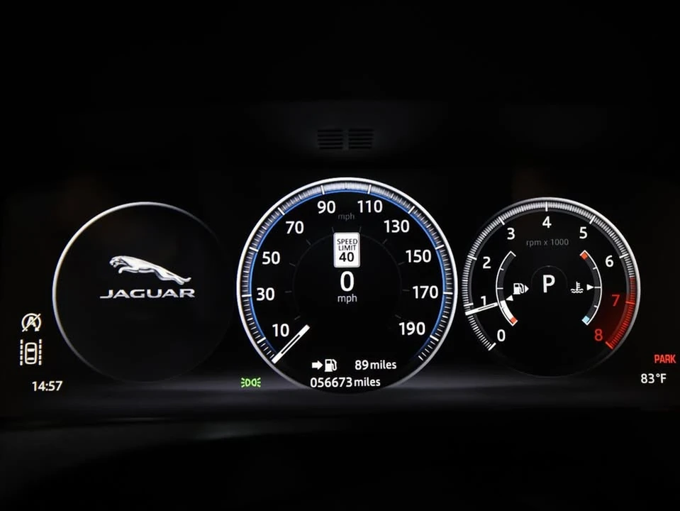 2019 Jaguar XE - Image 14 of 18