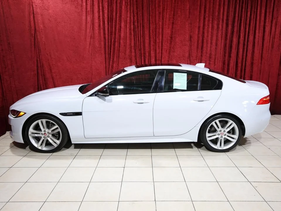 2019 Jaguar XE - Image 2 of 19